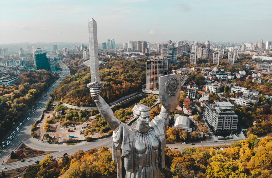 Cosmobet: Why the Ukrainian Gambling Market Is Repeating the Mistakes of “Woke” Culture