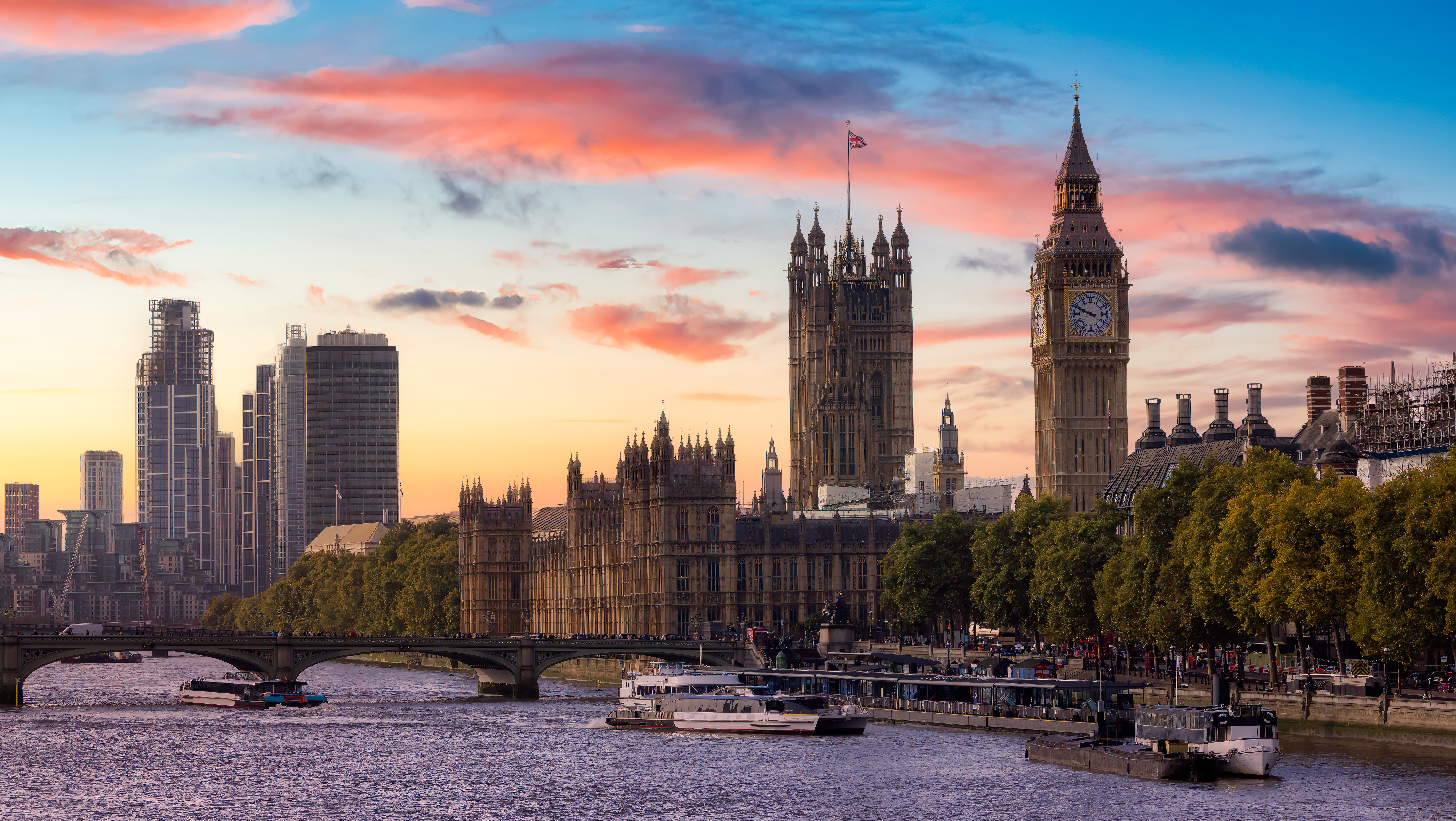 MPs and Lords mount combined assault on UK betting advertising